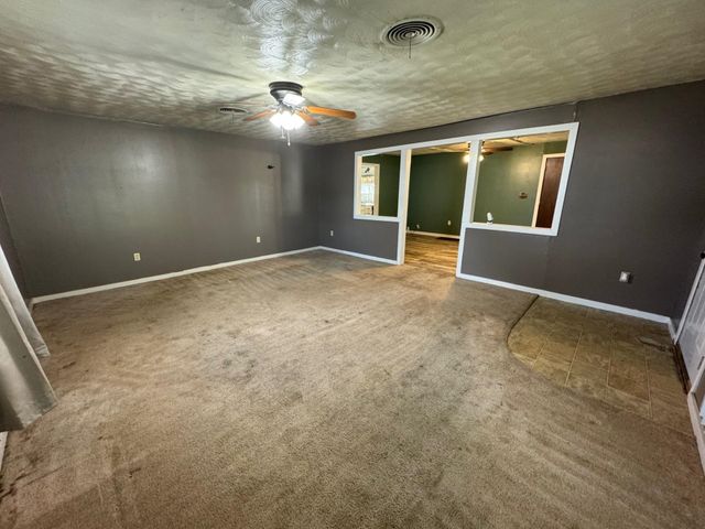 420 E Otis Ave, Salina, KS 67401