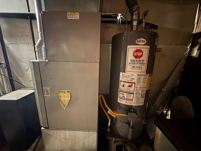 420 E Otis Ave, Salina, KS 67401