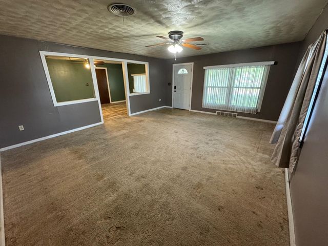 420 E Otis Ave, Salina, KS 67401