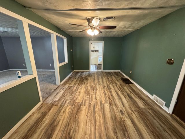 420 E Otis Ave, Salina, KS 67401