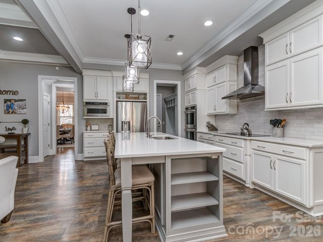 300 Westlake Drive, Waxhaw, NC 28173