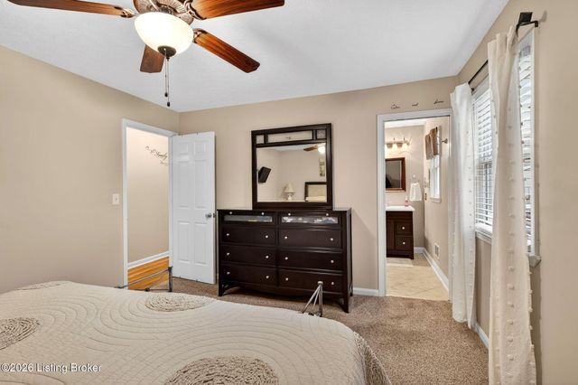 4809 Fox Chase Dr, Shepherdsville, KY 40165