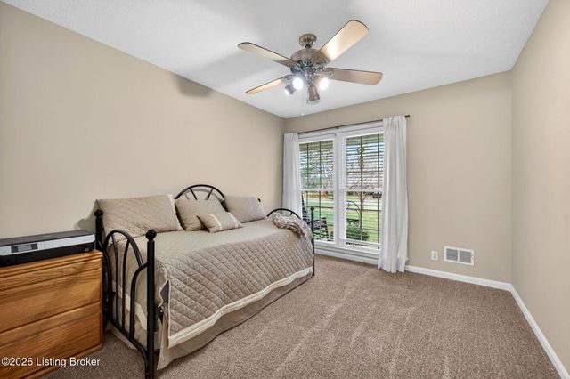 4809 Fox Chase Dr, Shepherdsville, KY 40165