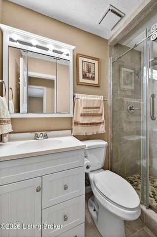 4809 Fox Chase Dr, Shepherdsville, KY 40165