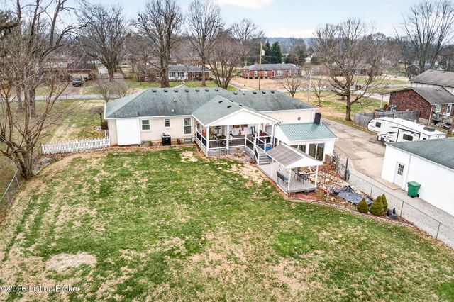 4809 Fox Chase Dr, Shepherdsville, KY 40165