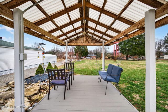 4809 Fox Chase Dr, Shepherdsville, KY 40165