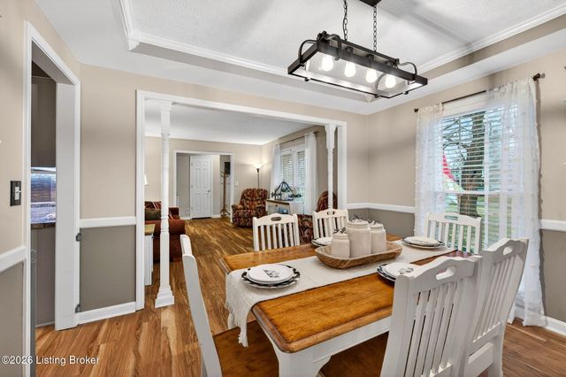 4809 Fox Chase Dr, Shepherdsville, KY 40165