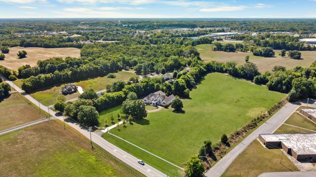 2360 Memorial Drive Ext, Clarksville, TN 37043