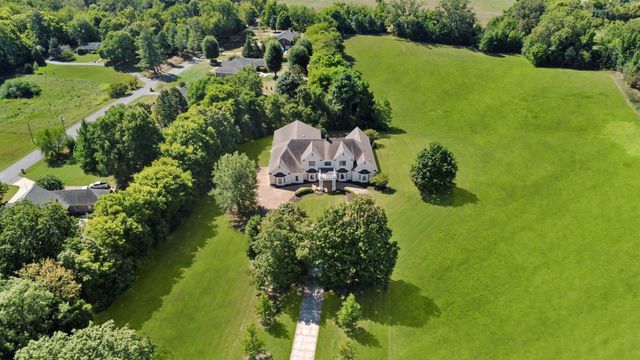 2360 Memorial Drive Ext, Clarksville, TN 37043