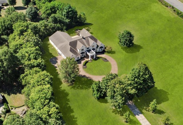 2360 Memorial Drive Ext, Clarksville, TN 37043