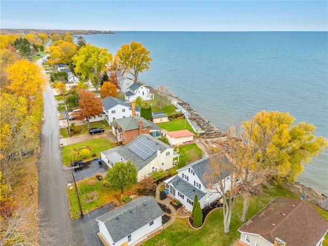 72 Lake Shore Drive, Greece, NY 14468