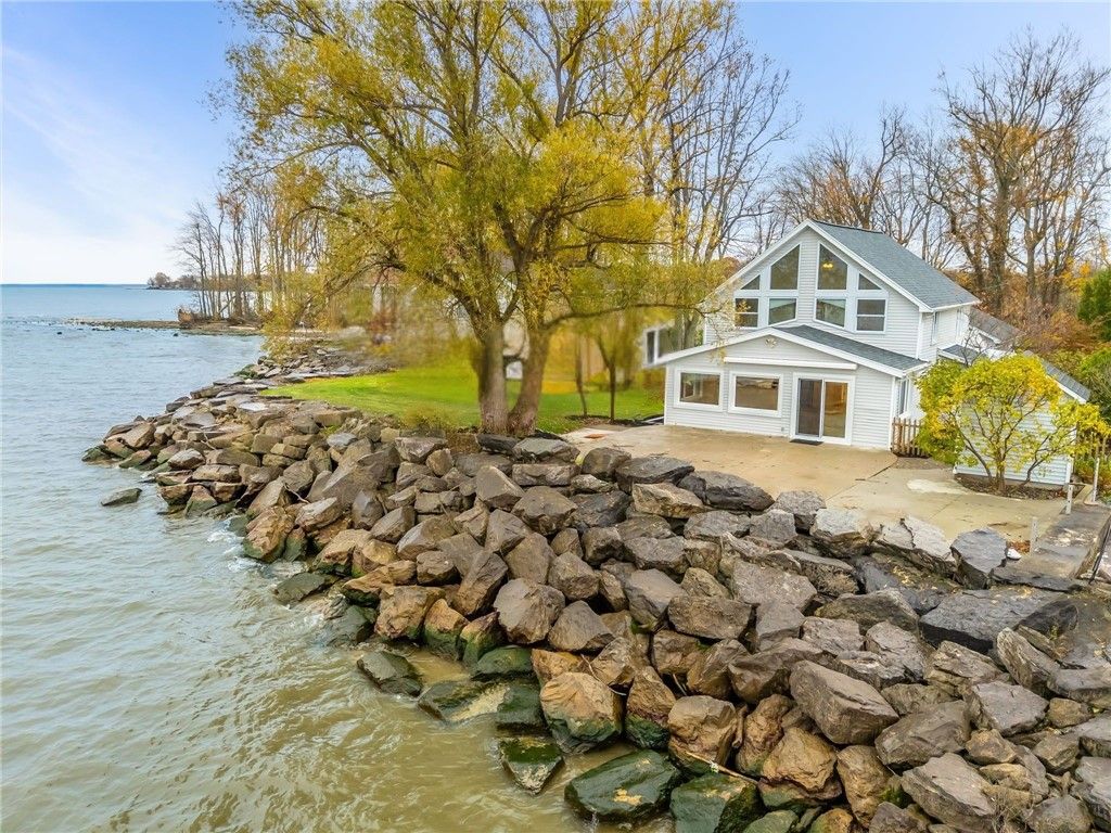 72 Lake Shore Drive, Greece, NY 14468