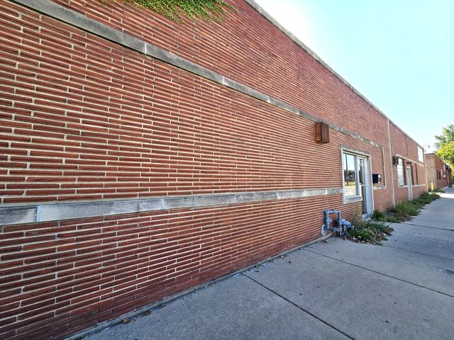 1411 S Laramie Avenue, Cicero, IL 60804