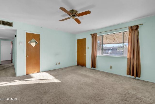 5633 ARROWHEAD Drive, El Paso, TX 79924