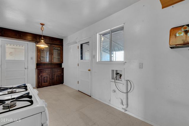 5633 ARROWHEAD Drive, El Paso, TX 79924