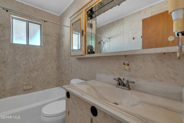 5633 ARROWHEAD Drive, El Paso, TX 79924