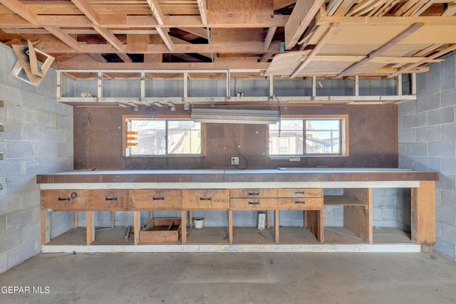 5633 ARROWHEAD Drive, El Paso, TX 79924