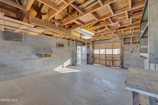 5633 ARROWHEAD Drive, El Paso, TX 79924