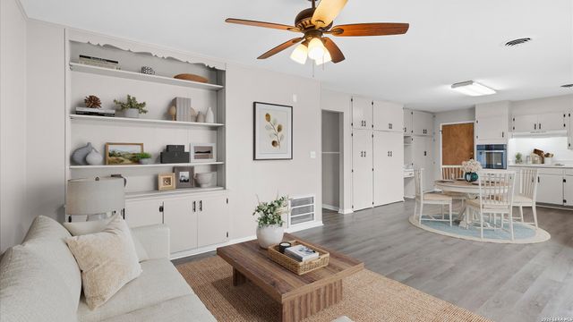 273 MEADOW AVE, New Braunfels, TX 78130