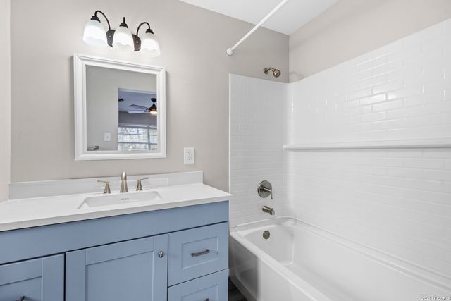 273 MEADOW AVE, New Braunfels, TX 78130