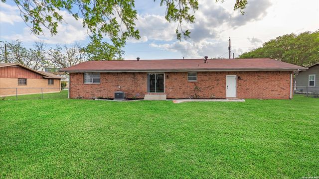 273 MEADOW AVE, New Braunfels, TX 78130