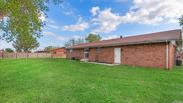 273 MEADOW AVE, New Braunfels, TX 78130