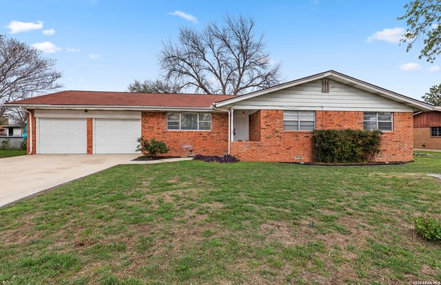 273 MEADOW AVE, New Braunfels, TX 78130