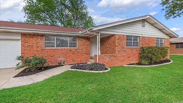 273 MEADOW AVE, New Braunfels, TX 78130