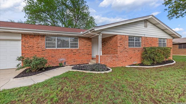 273 MEADOW AVE, New Braunfels, TX 78130