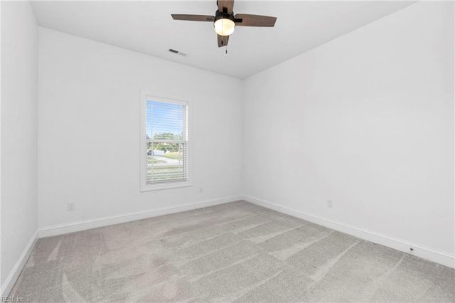 109 Foxglove DR, Moyock, NC 27958