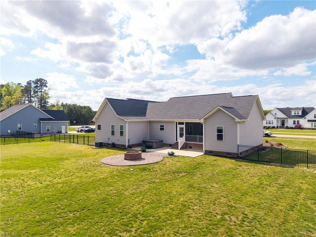 109 Foxglove DR, Moyock, NC 27958