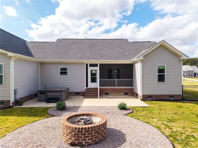 109 Foxglove DR, Moyock, NC 27958