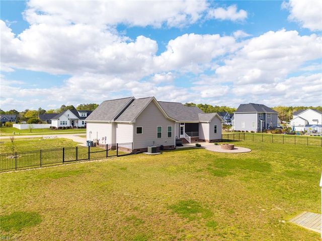 109 Foxglove DR, Moyock, NC 27958