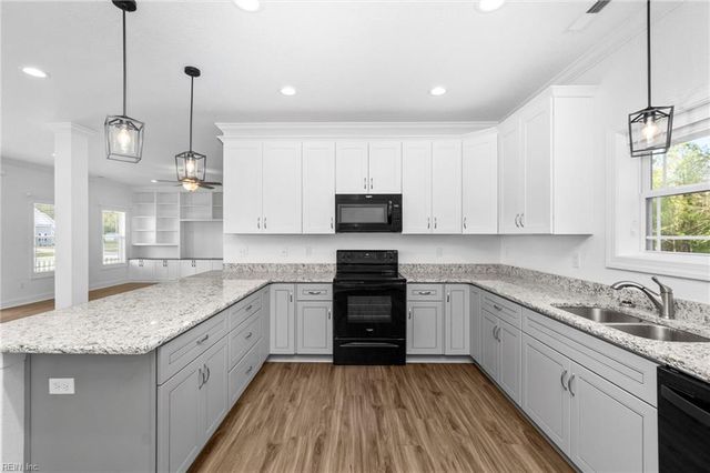 109 Foxglove DR, Moyock, NC 27958