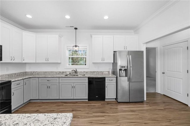 109 Foxglove DR, Moyock, NC 27958