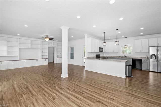 109 Foxglove DR, Moyock, NC 27958