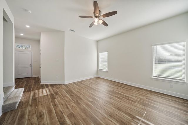 408 W Marlin St, Willis, TX 77378