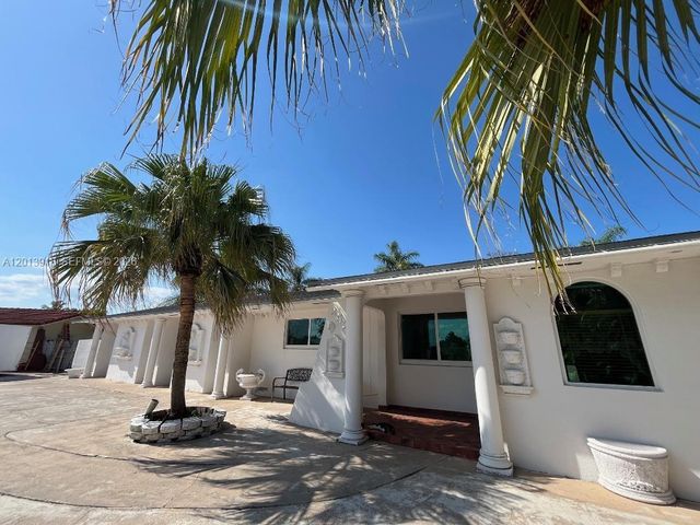 2525 SW 107th Court, Miami, FL 33165