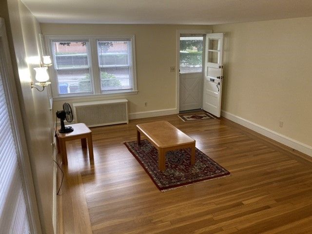 285 Knollwood Avenue Avenue, Cranston, RI 02910