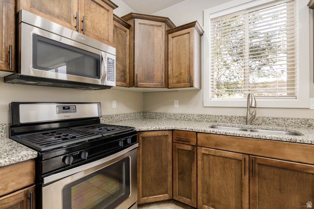 718 W 400 N, Hurricane, UT 84737