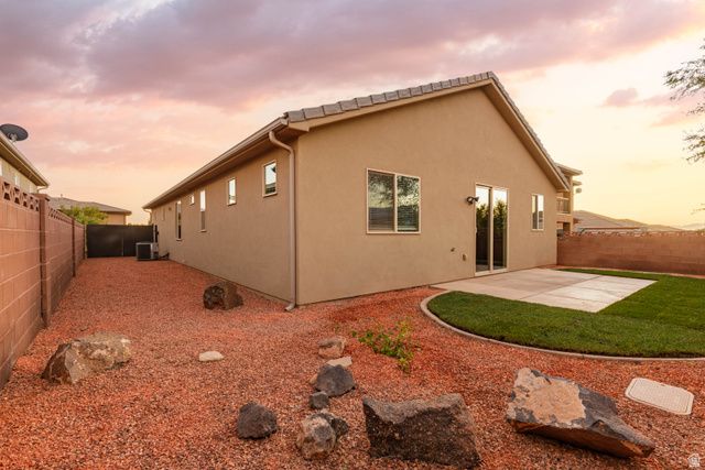 718 W 400 N, Hurricane, UT 84737