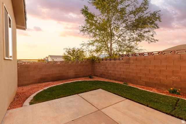 718 W 400 N, Hurricane, UT 84737