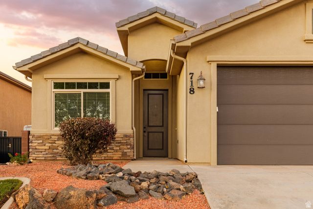 718 W 400 N, Hurricane, UT 84737