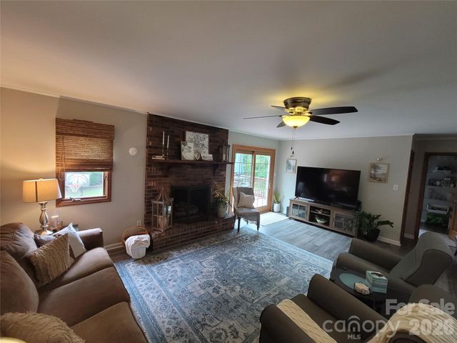 318 Rutledge Road, Mount Holly, NC 28120