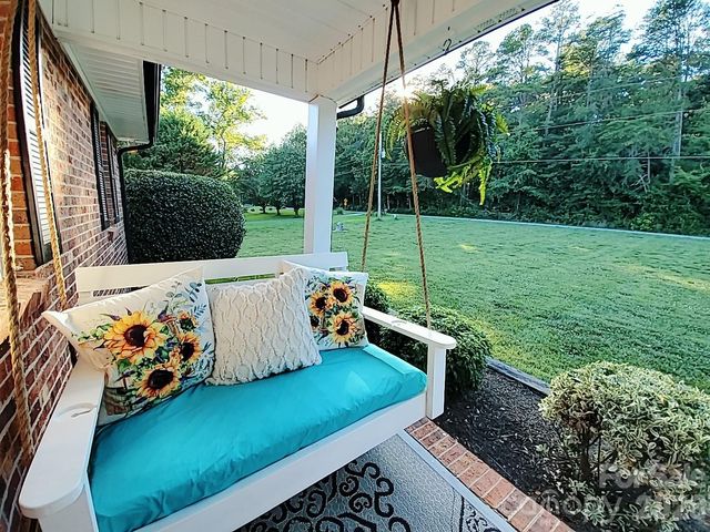 318 Rutledge Road, Mount Holly, NC 28120