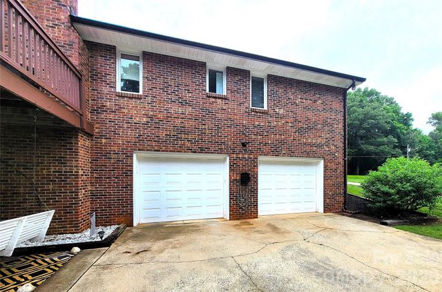 318 Rutledge Road, Mount Holly, NC 28120