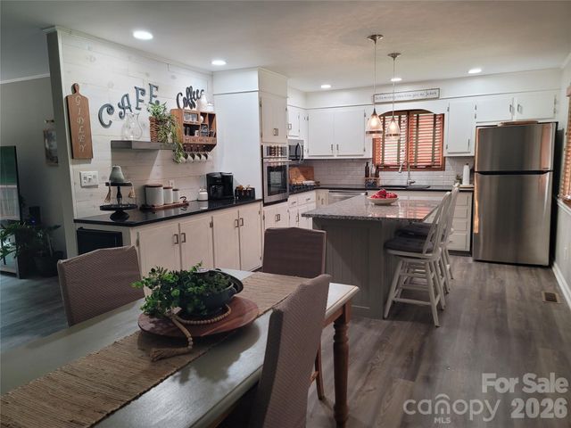 318 Rutledge Road, Mount Holly, NC 28120