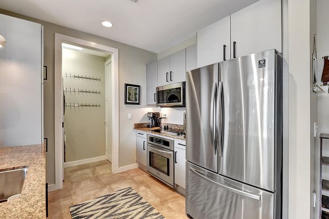 365 SE 6th Avenue 204, Delray Beach, FL 33483