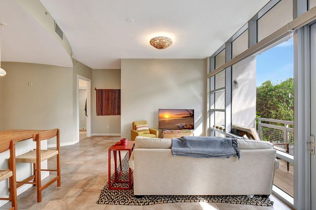 365 SE 6th Avenue 204, Delray Beach, FL 33483