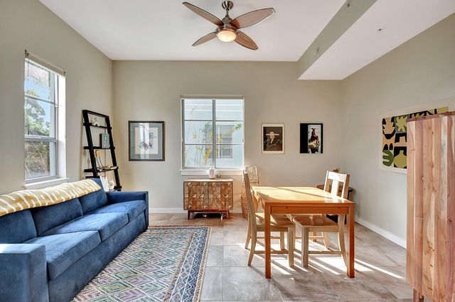 365 SE 6th Avenue 204, Delray Beach, FL 33483